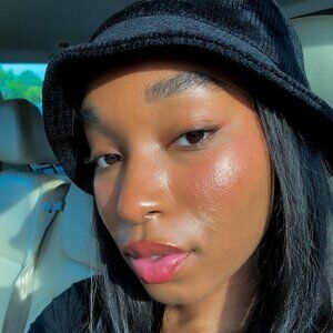 Meet your Posher, Khadijah